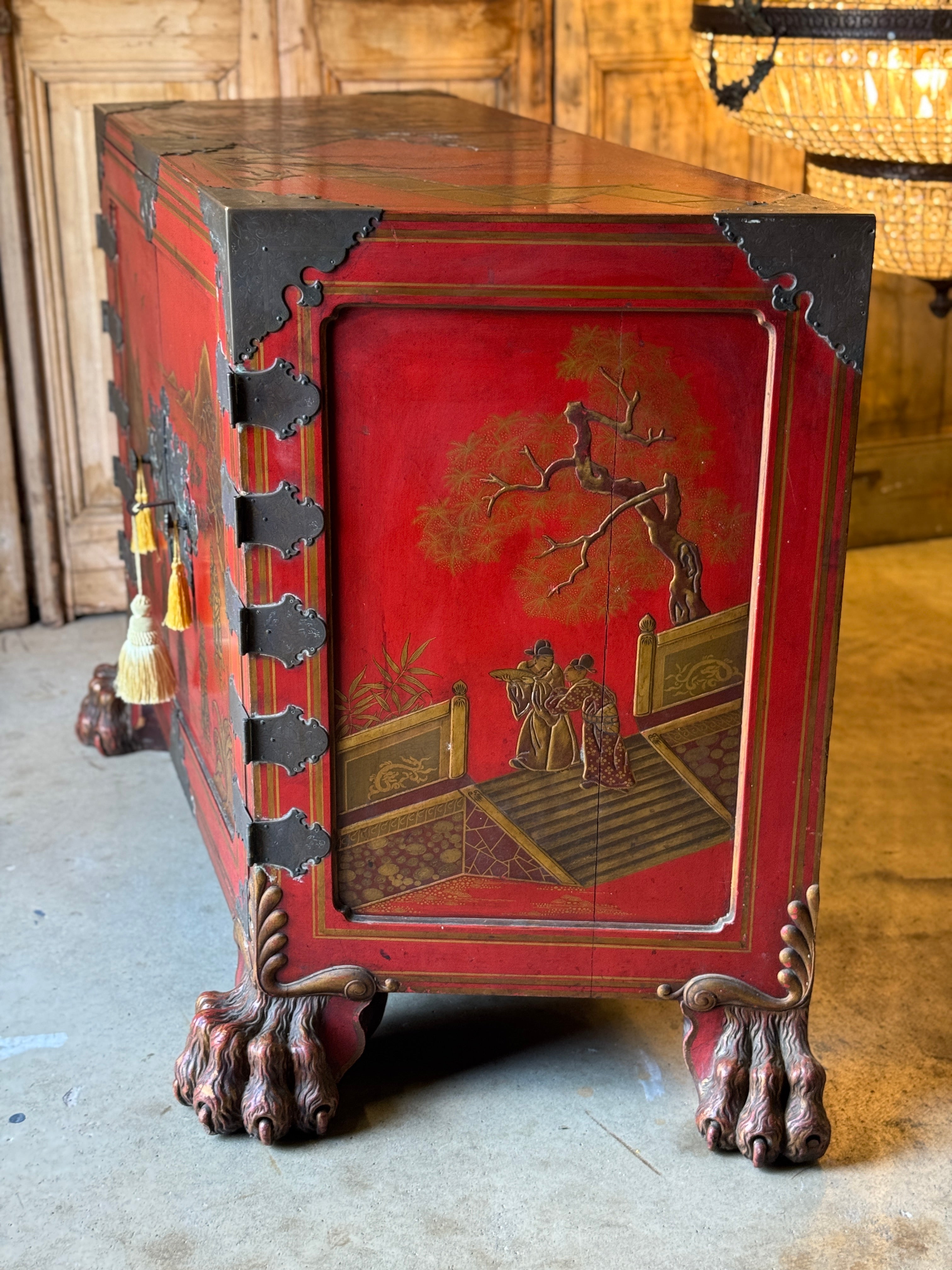 Late 19th Century English Chinoiserie Cabinet