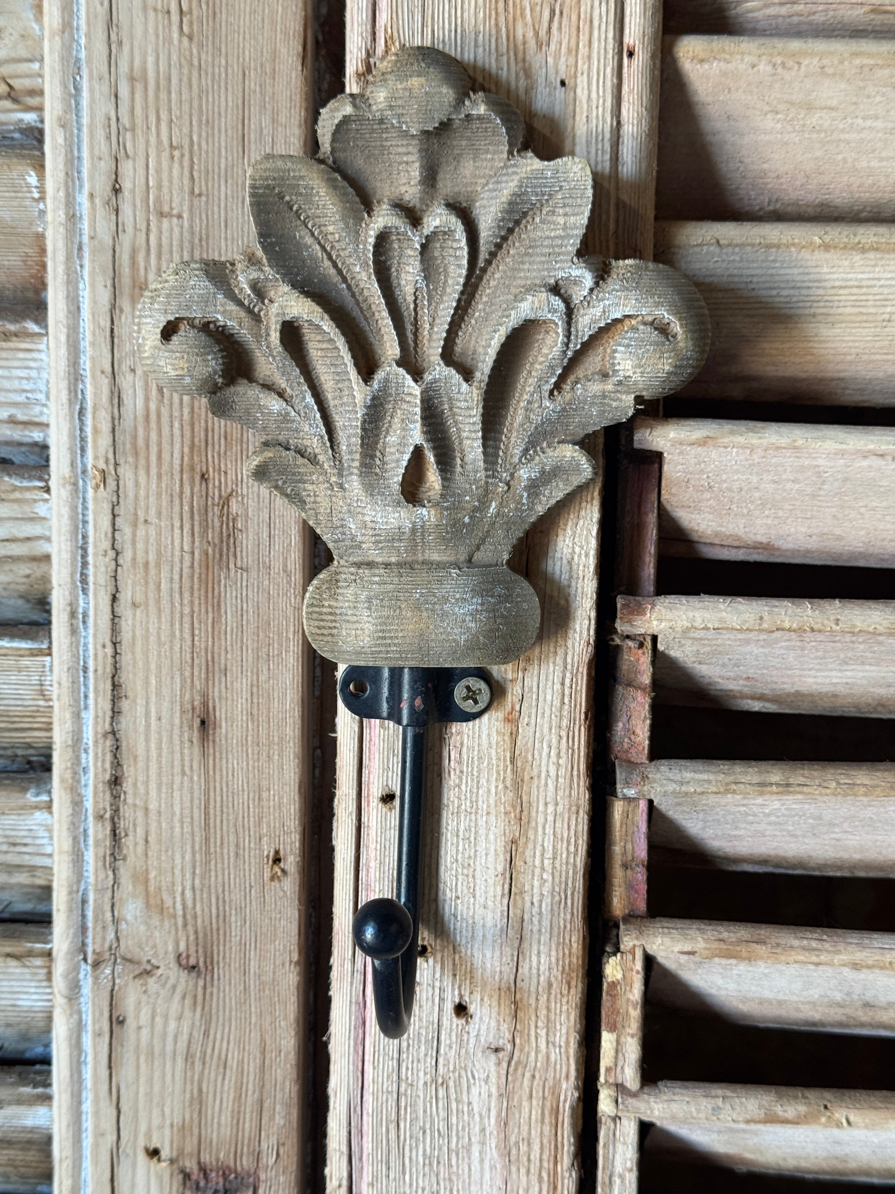 'Palmette Grace' Carved Timber Wall Hook