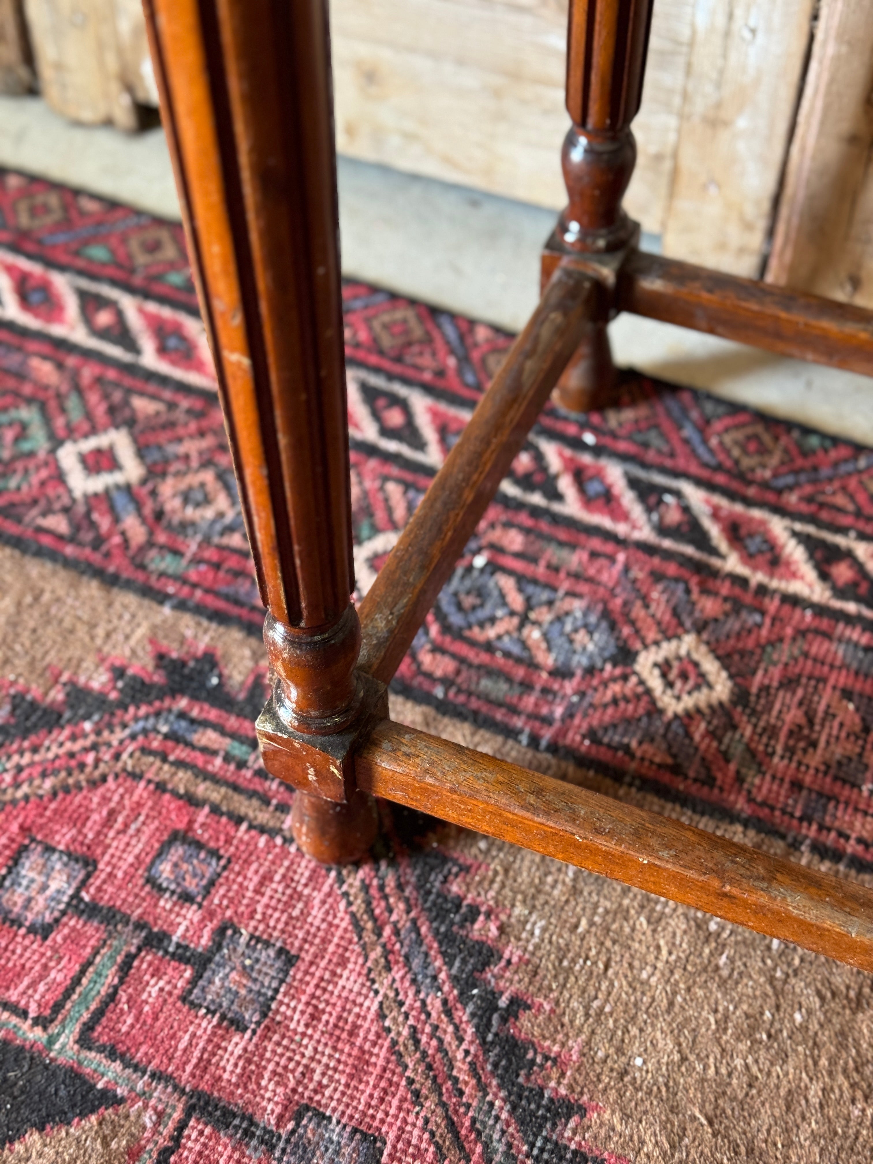 Vintage Oak Oval Side Table on Fluted / Turned Legs