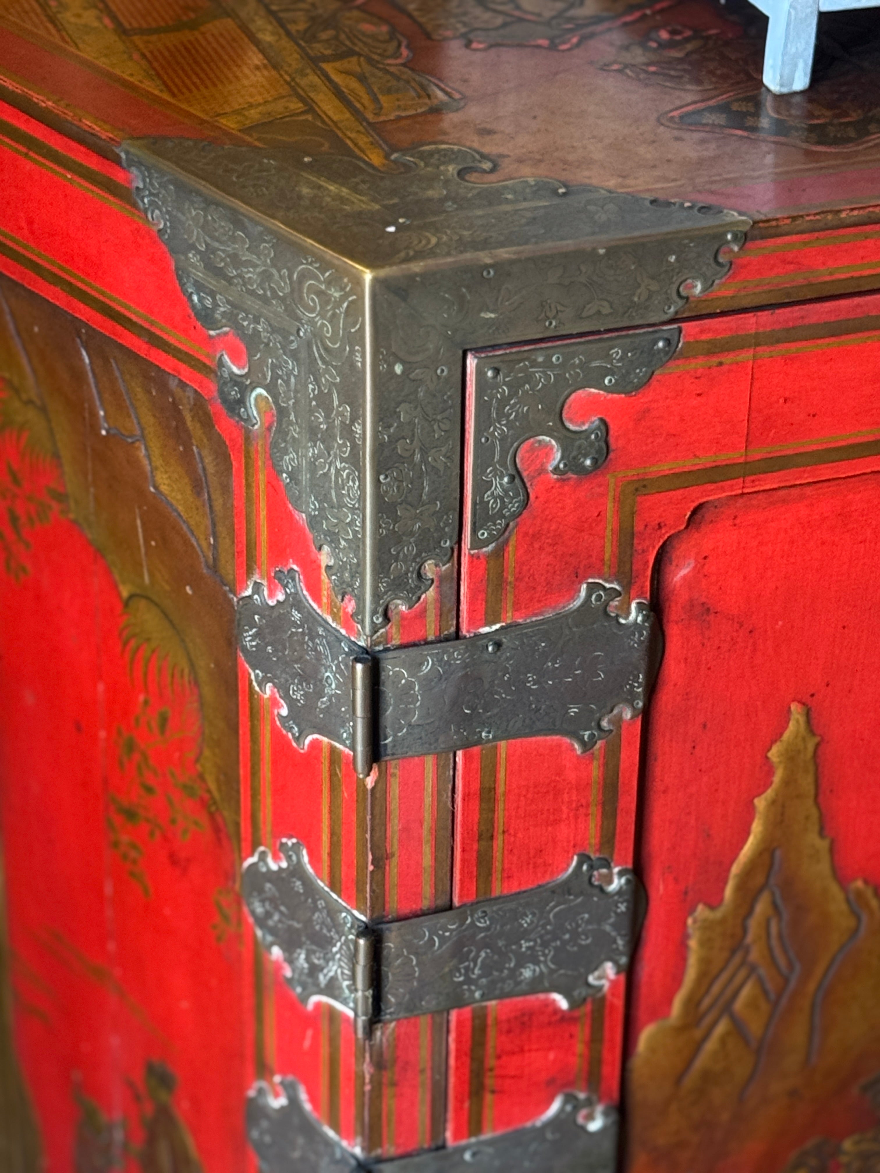 Late 19th Century English Chinoiserie Cabinet