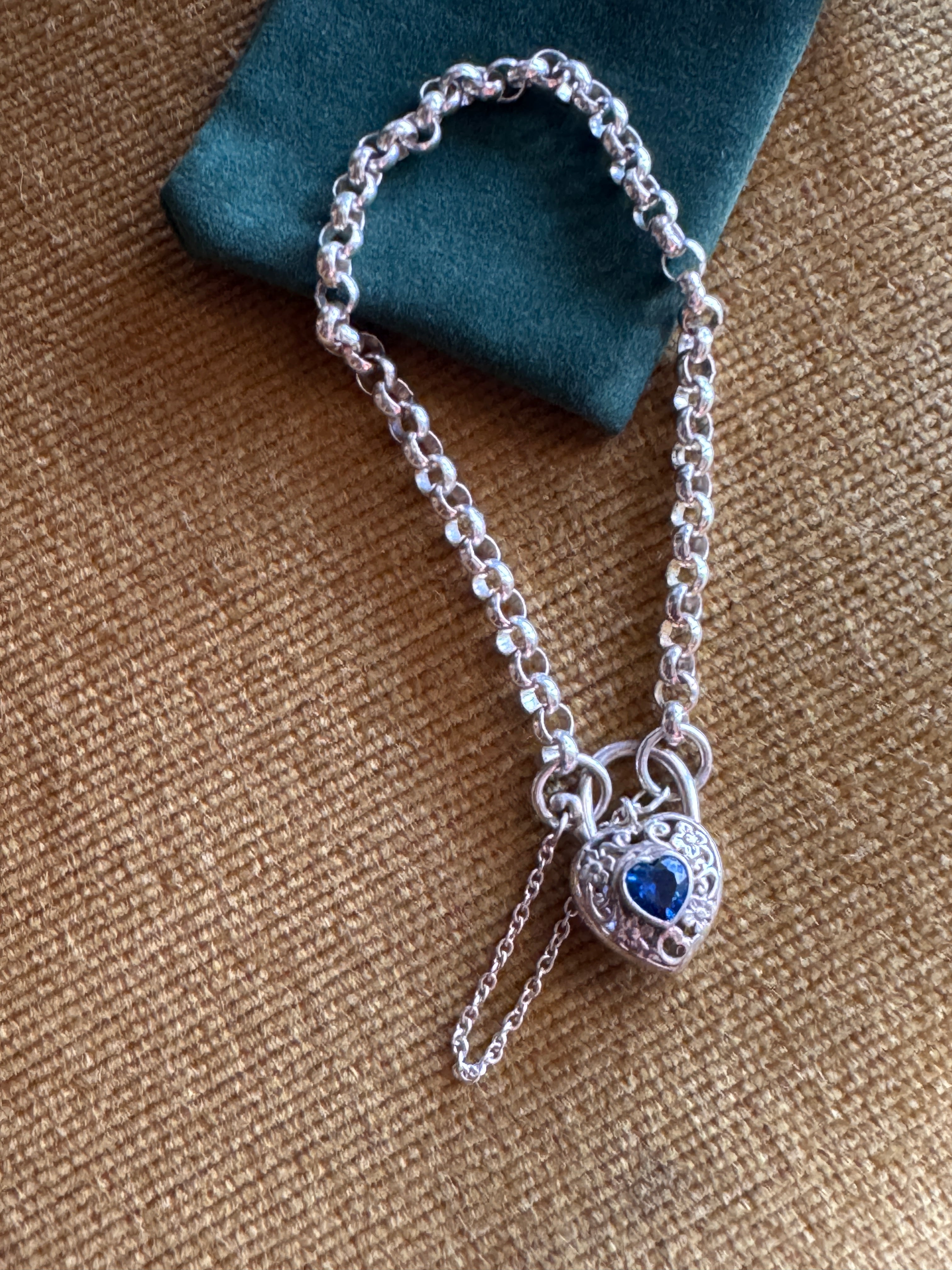 Vintage Sterling Silver Rolo-Link Heart Padlock Bracelet