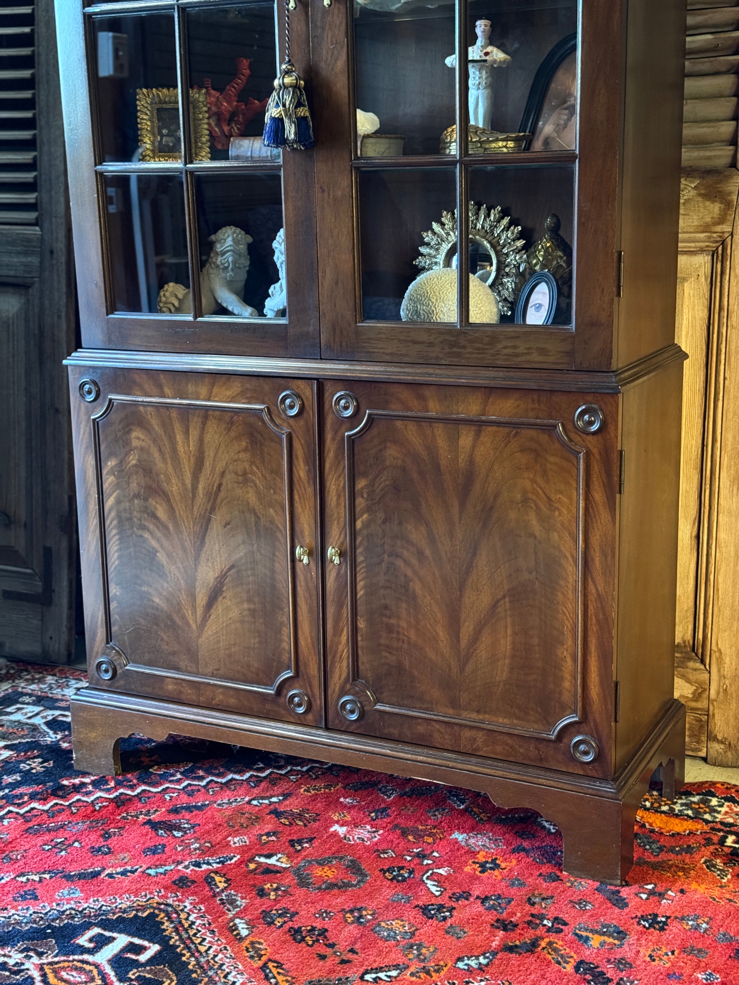 Vintage Traditional Display Cabinet
