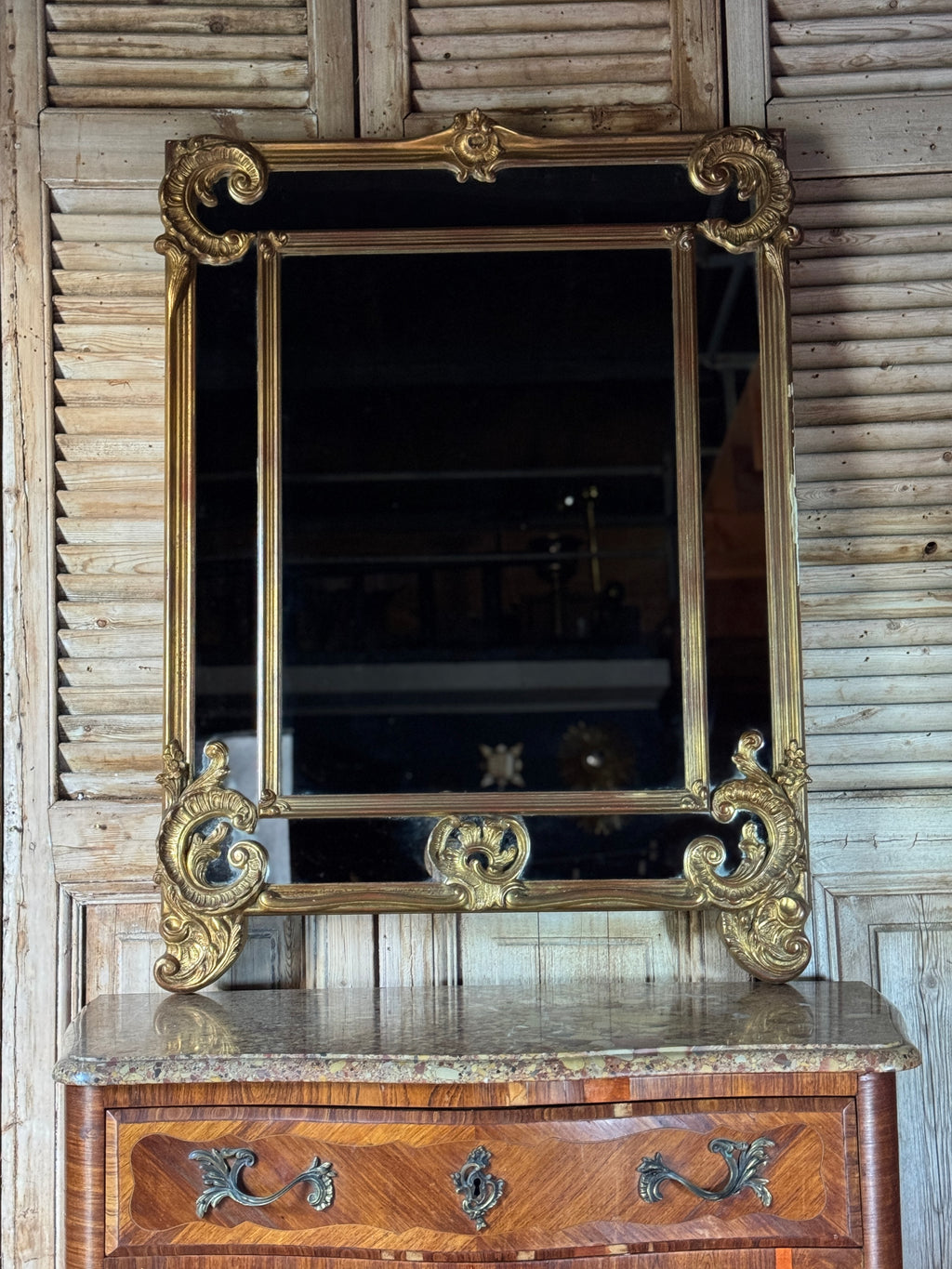 MIRRORS – Manor on George