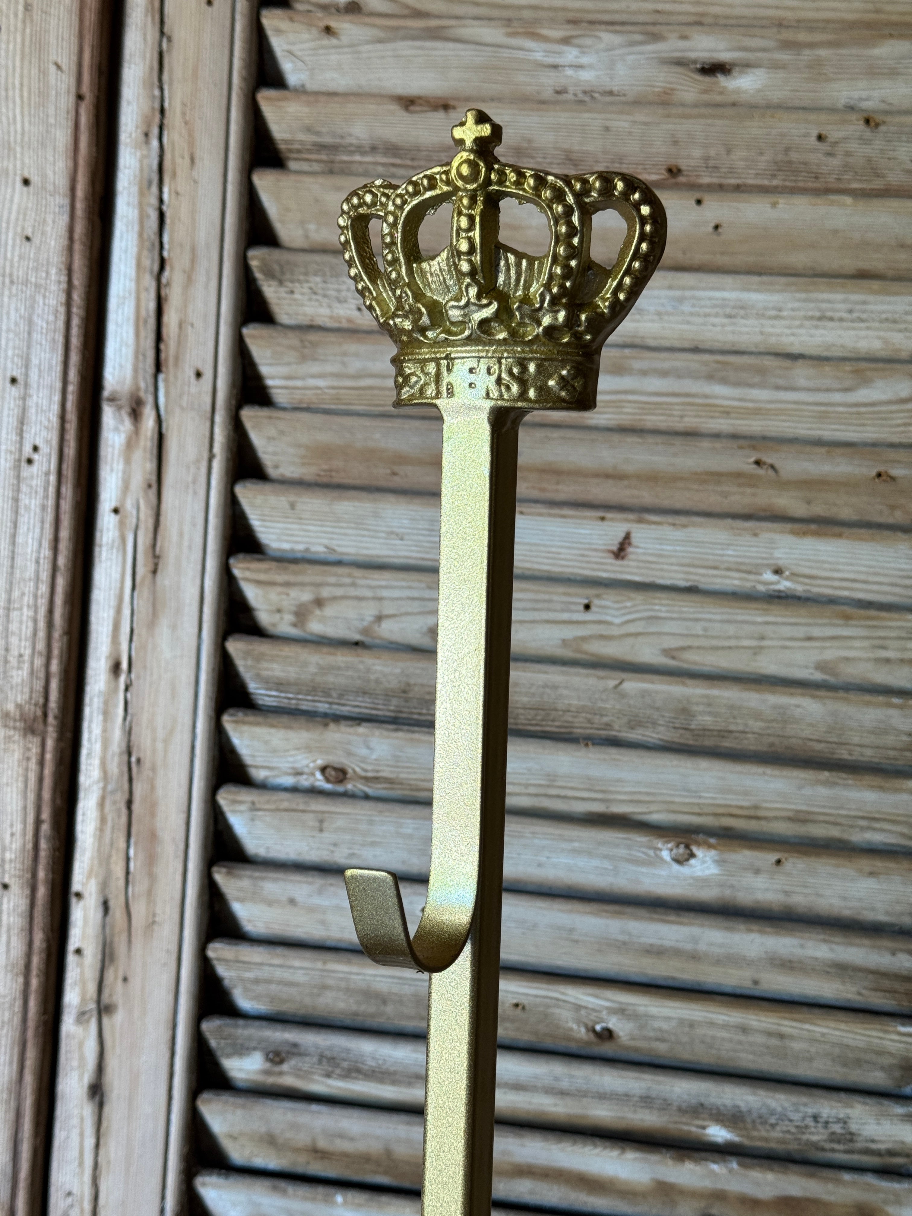 Metal Crown Wreath Stand