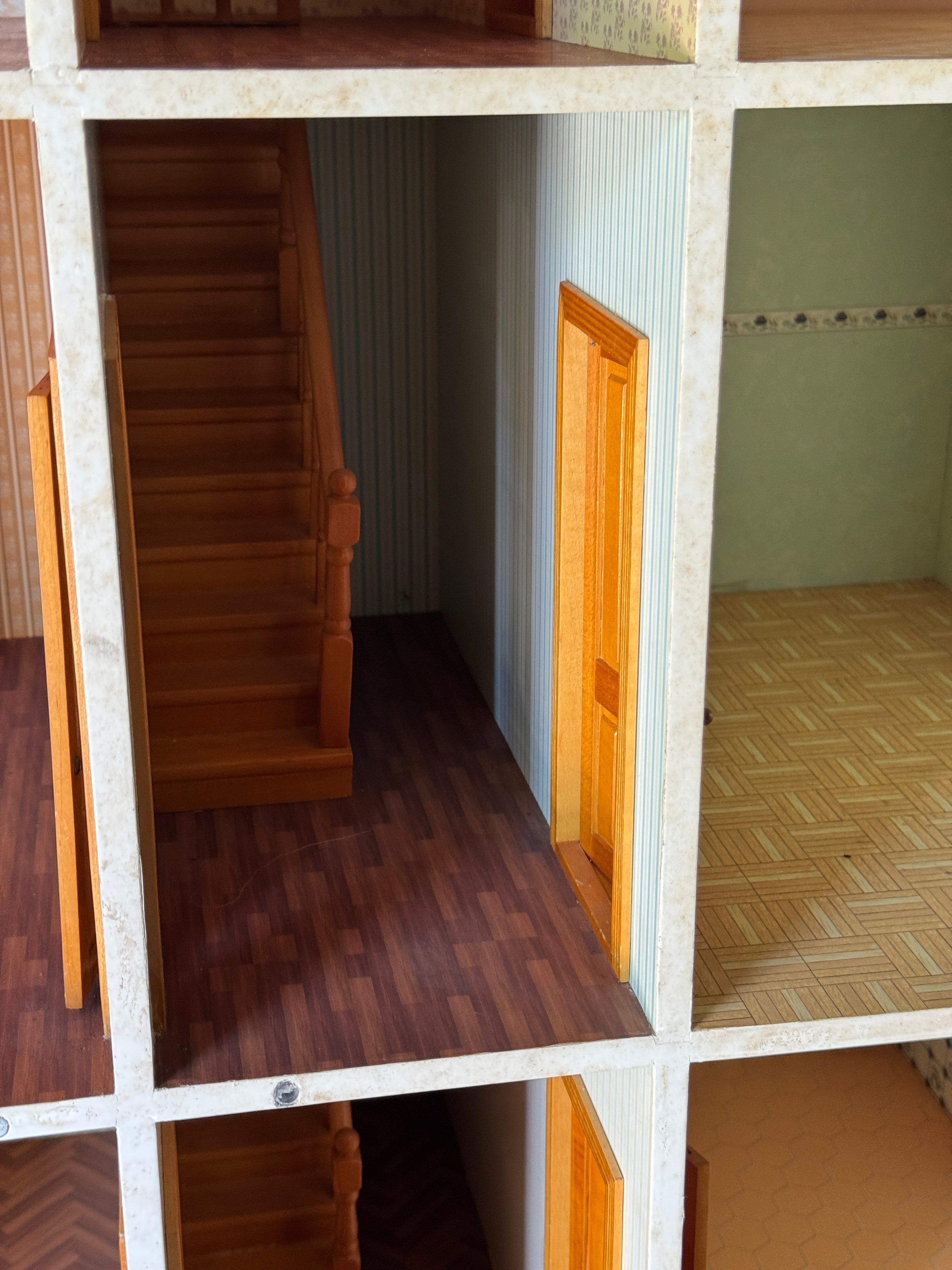 Vintage Georgian Style Dolls House