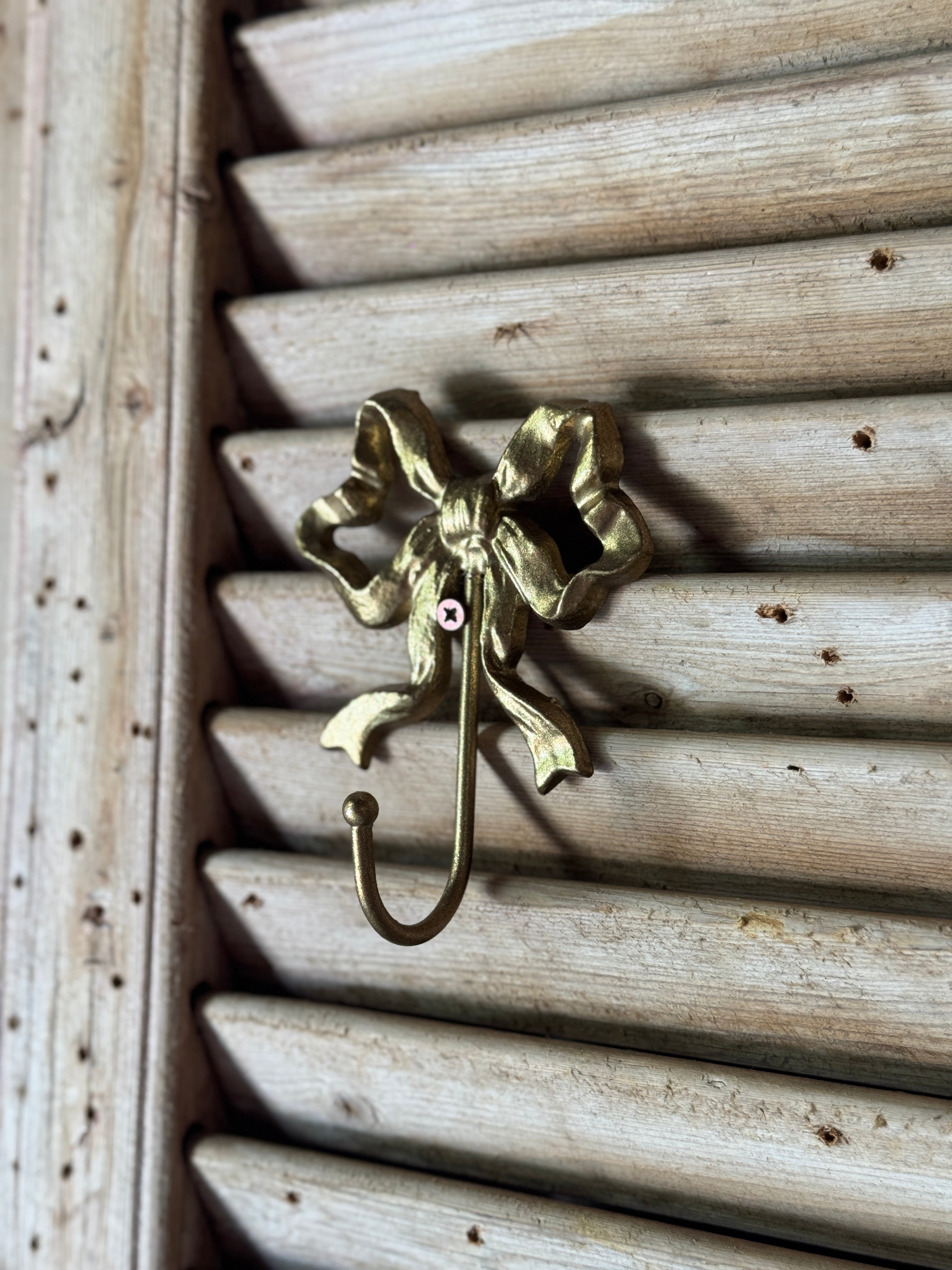 Bow Wall Hook – Antique Gold Finish