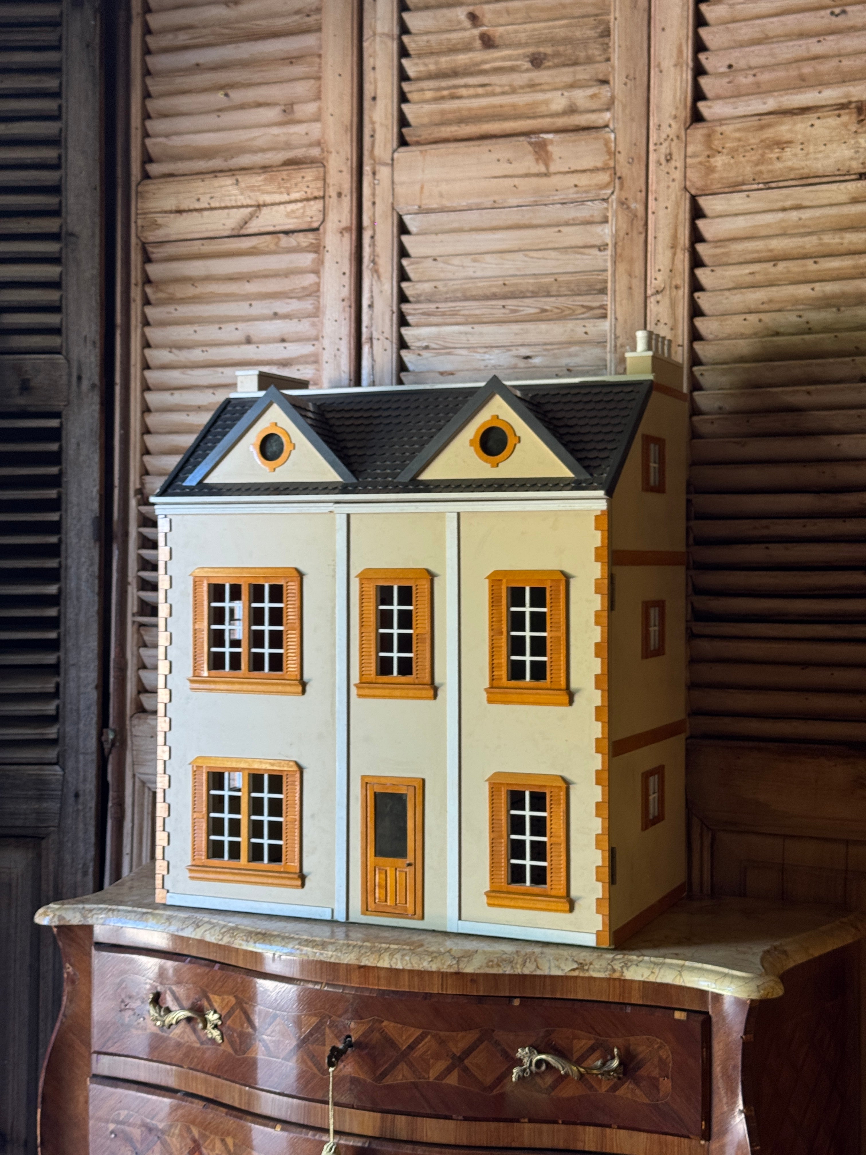 Vintage Georgian Style Dolls House