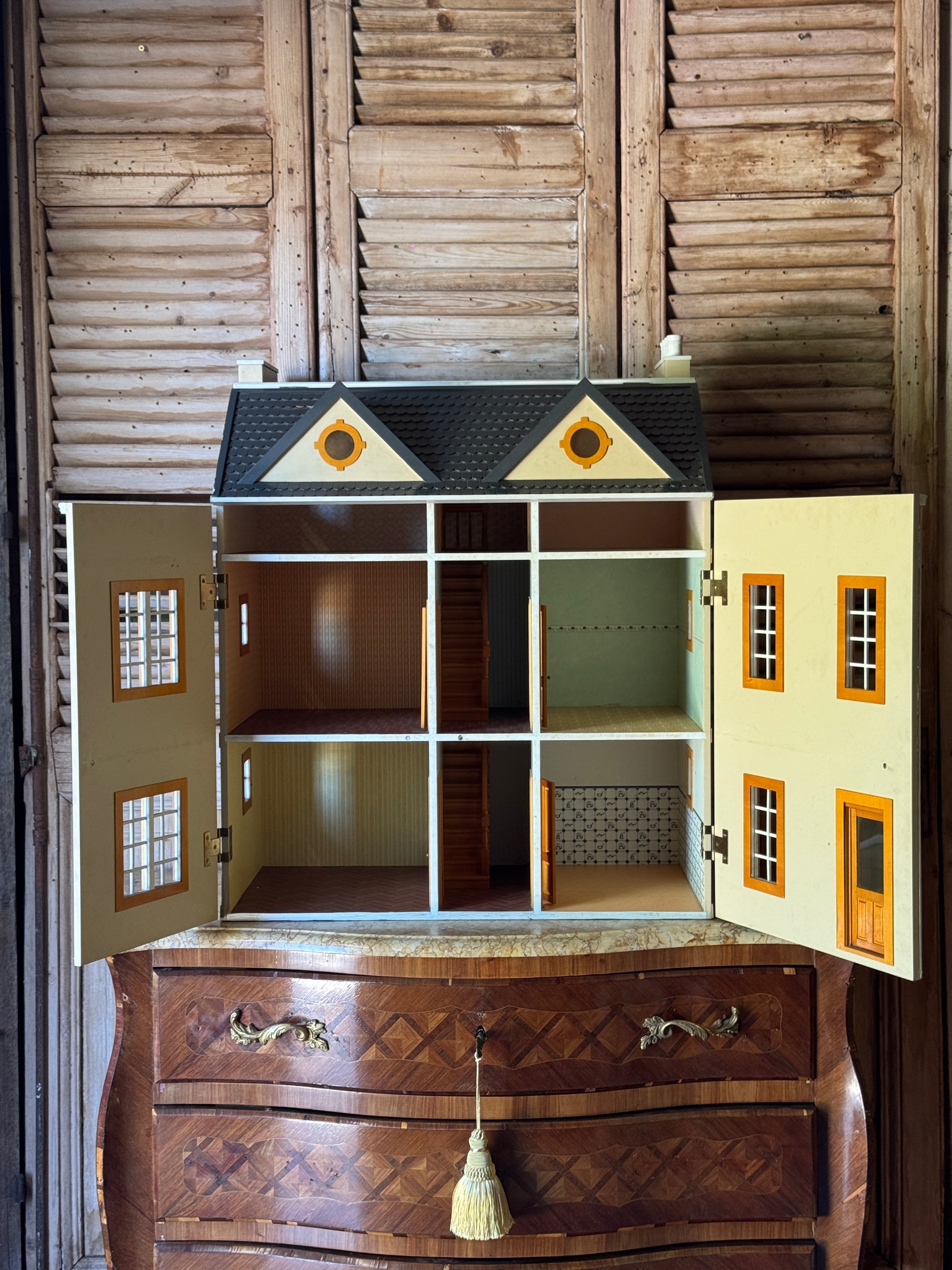 Vintage Georgian Style Dolls House