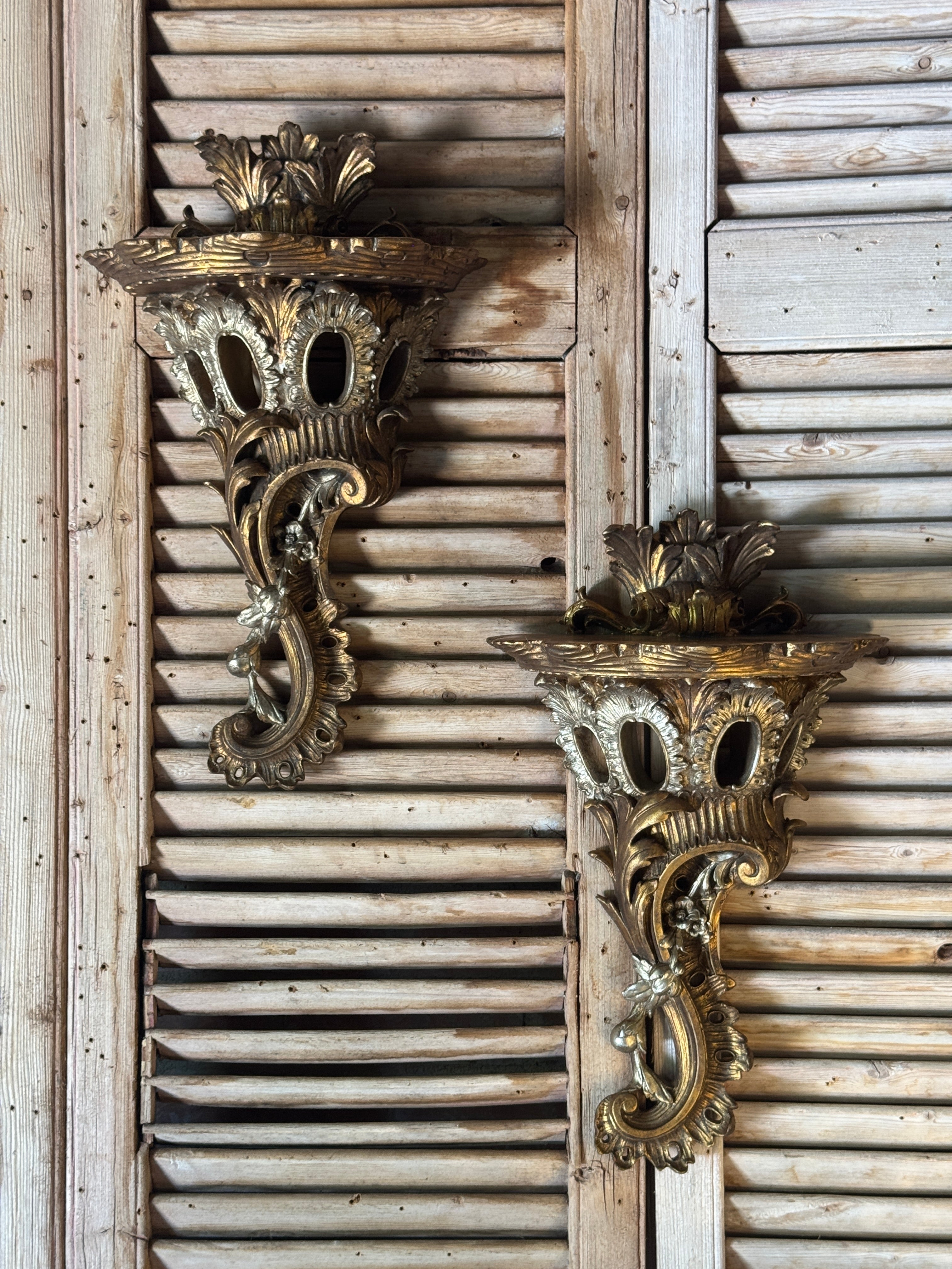 Venetian Style Gilt Wall Sconce / Shelf