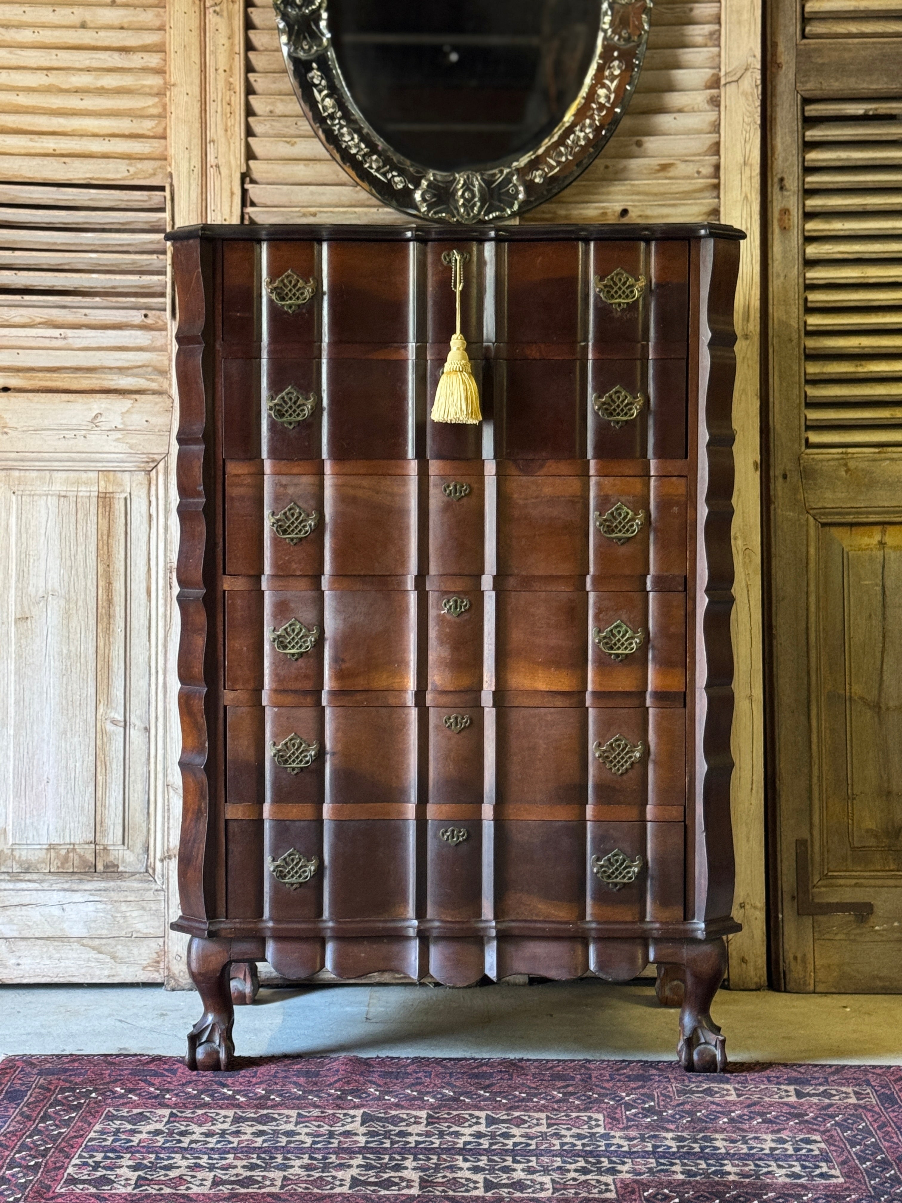 Antique Clawfoot Chest of Drawers