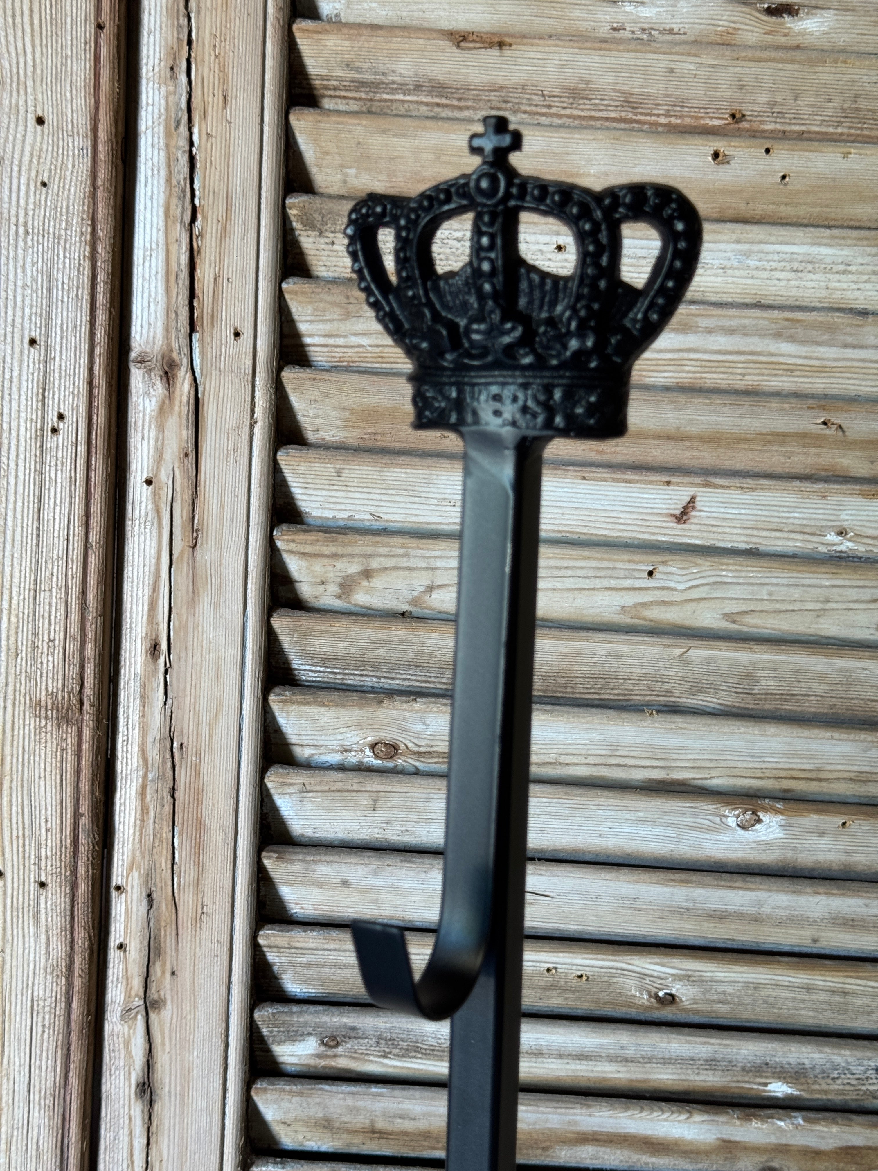 Metal Crown Wreath Stand