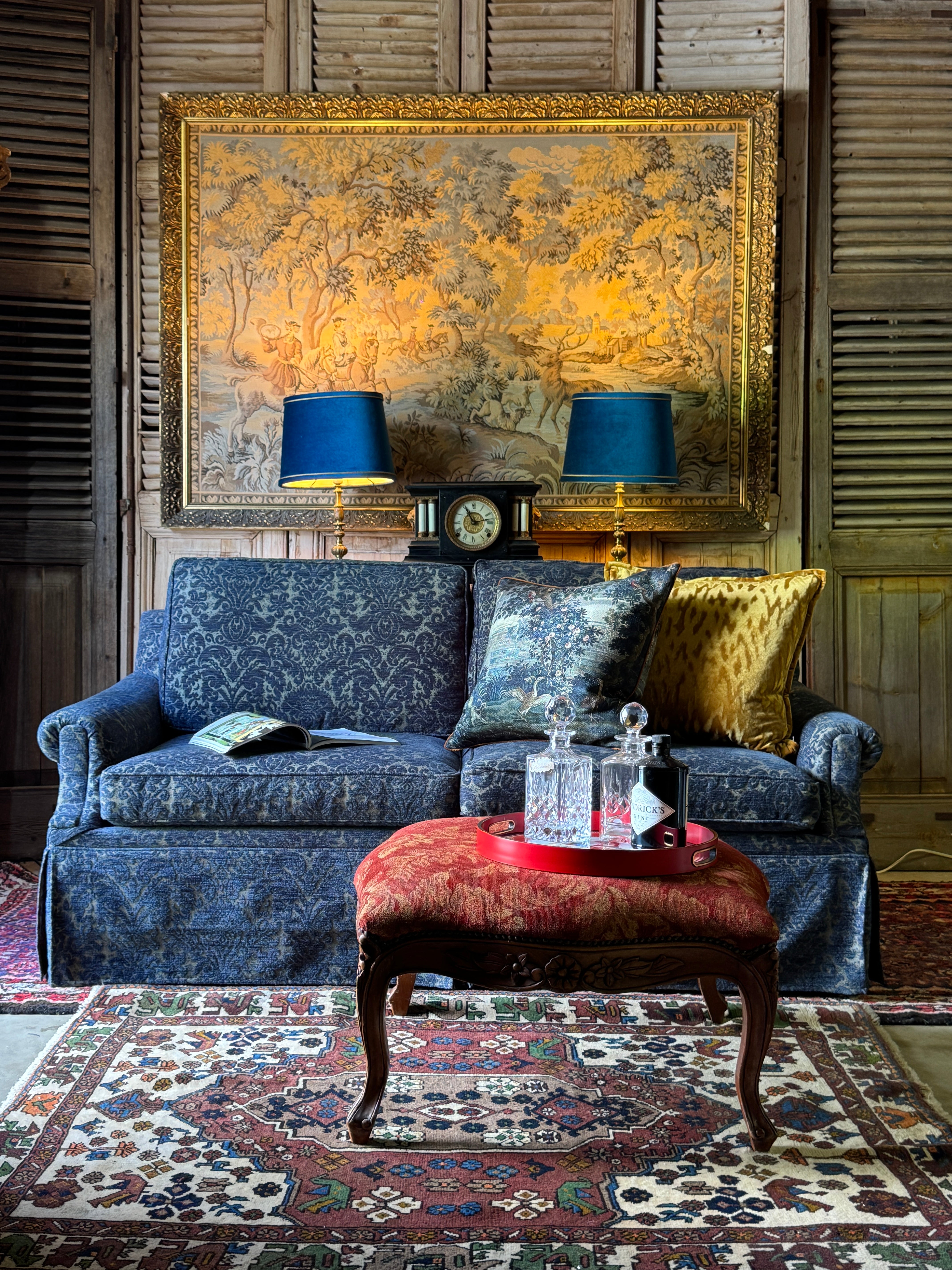 [HOLD] Vintage Blue Damask Two-Seater Lounge