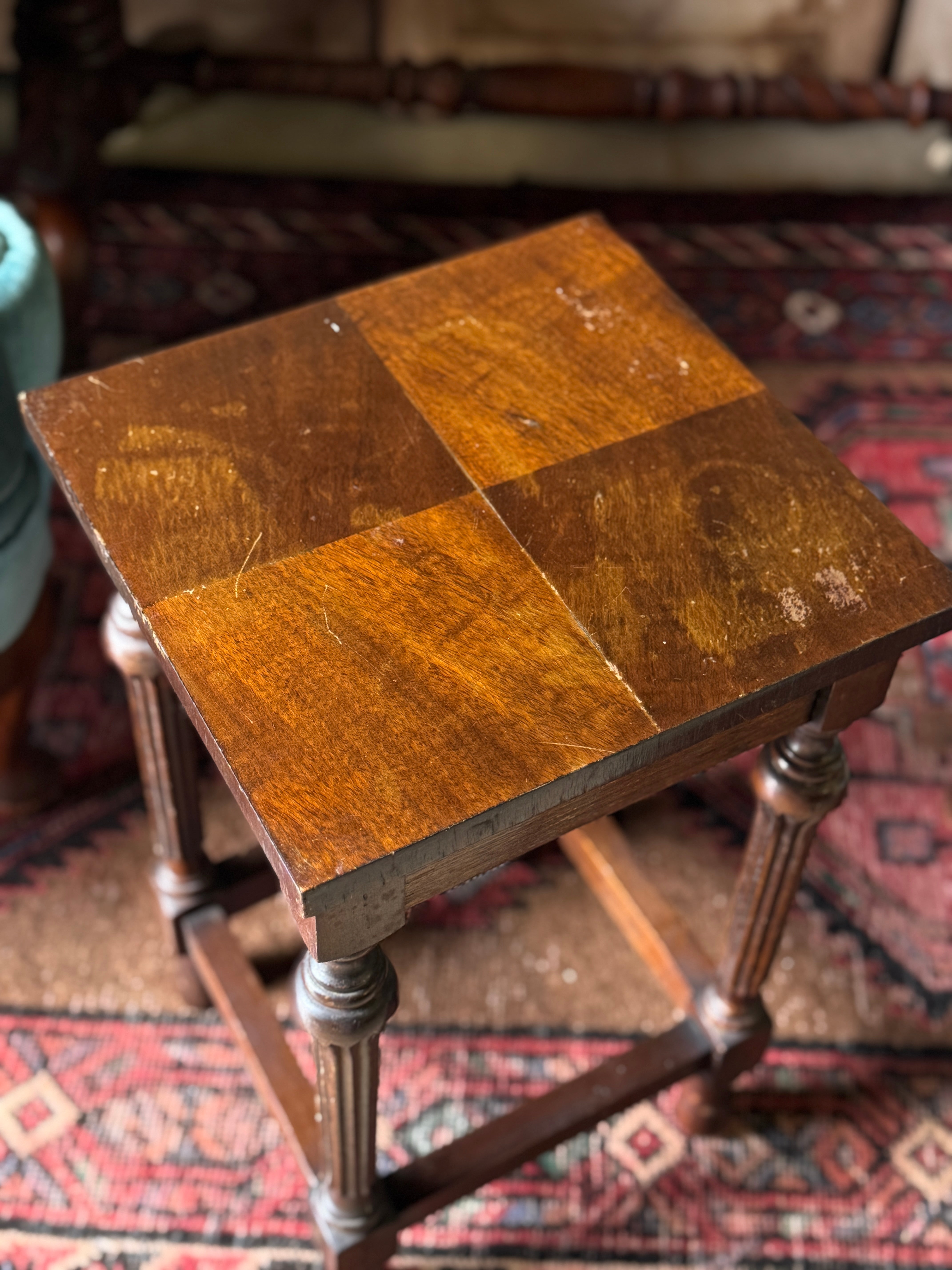Vintage Oak Side Table – Diamond-Set Veneer Top & Fluted Legs