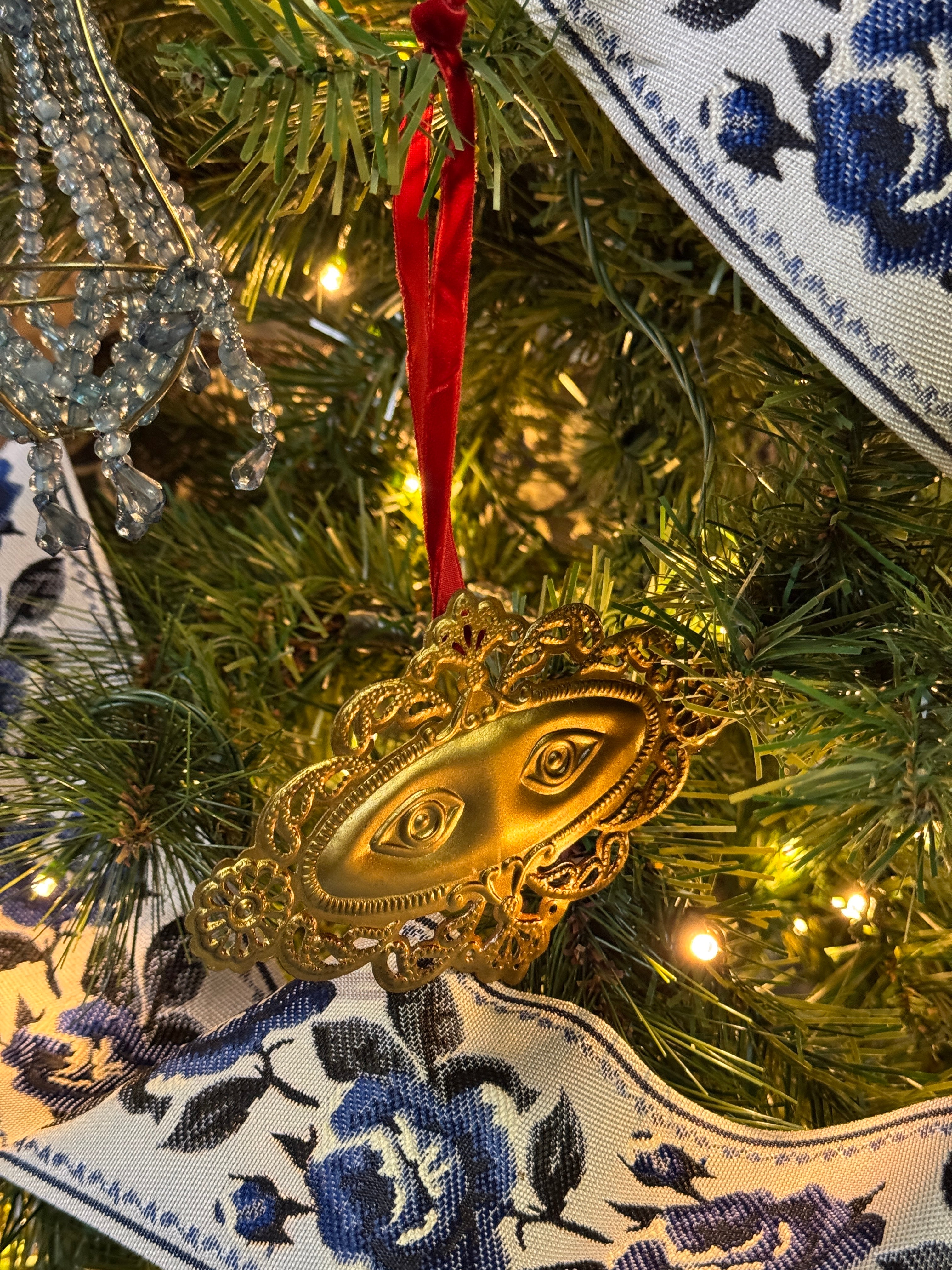Victorian Opera Mask Christmas Ornament