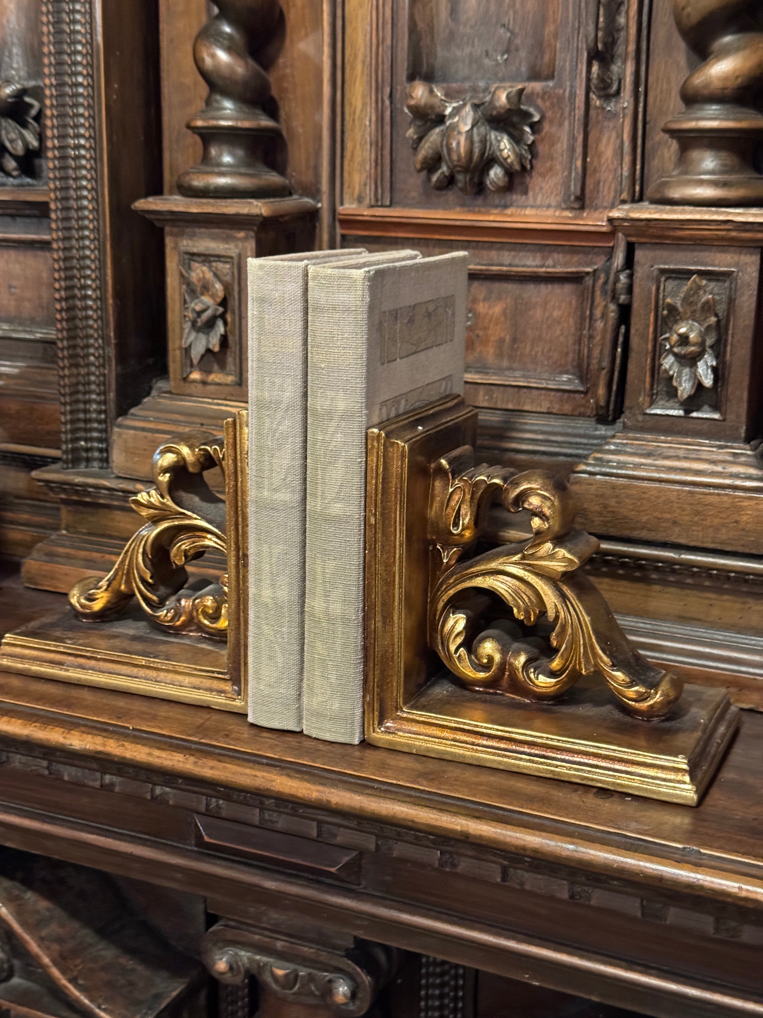 Gilt Fleur Bookends