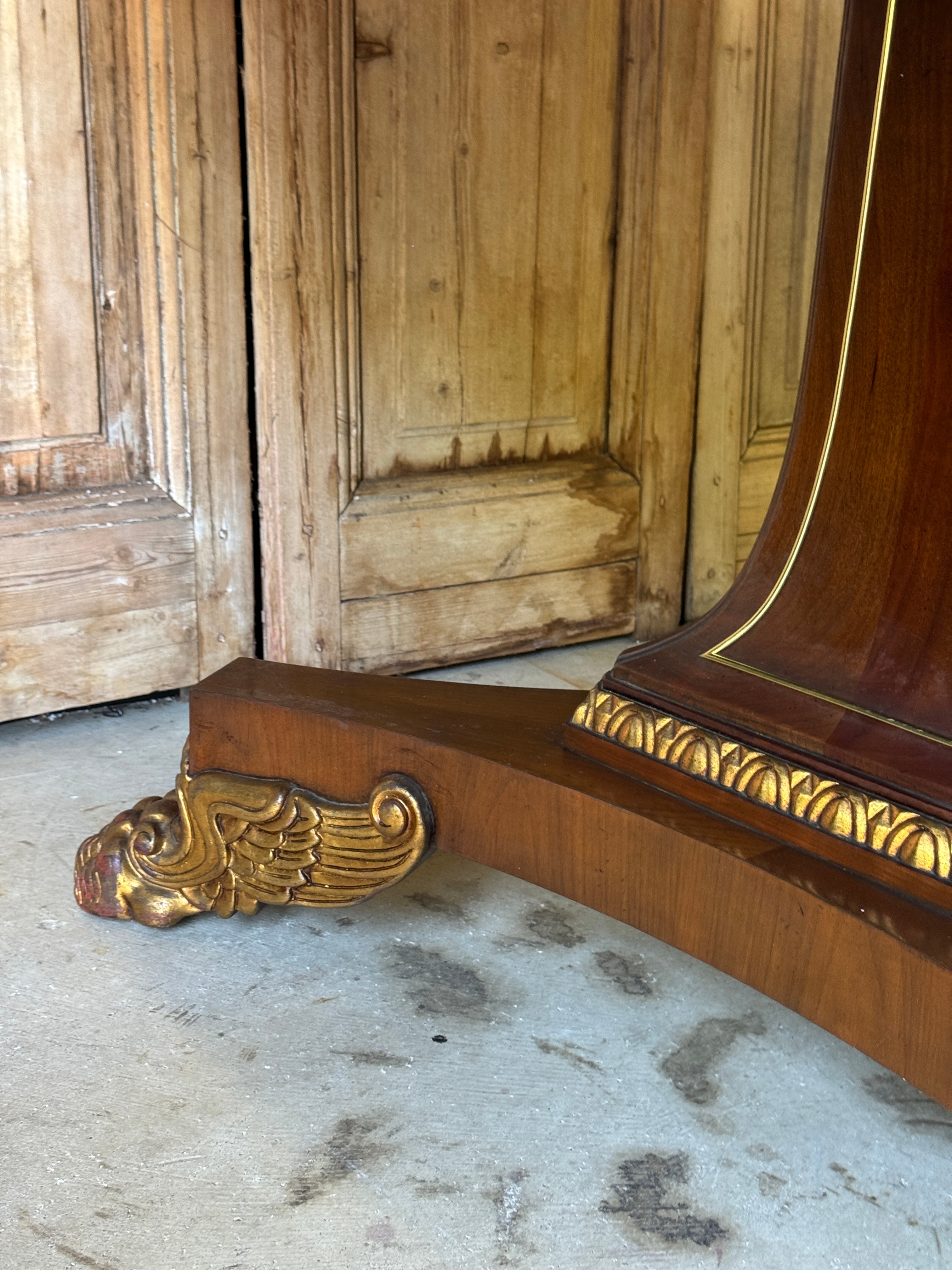 Vintage Baker Furniture Round Regency Pedestal Table