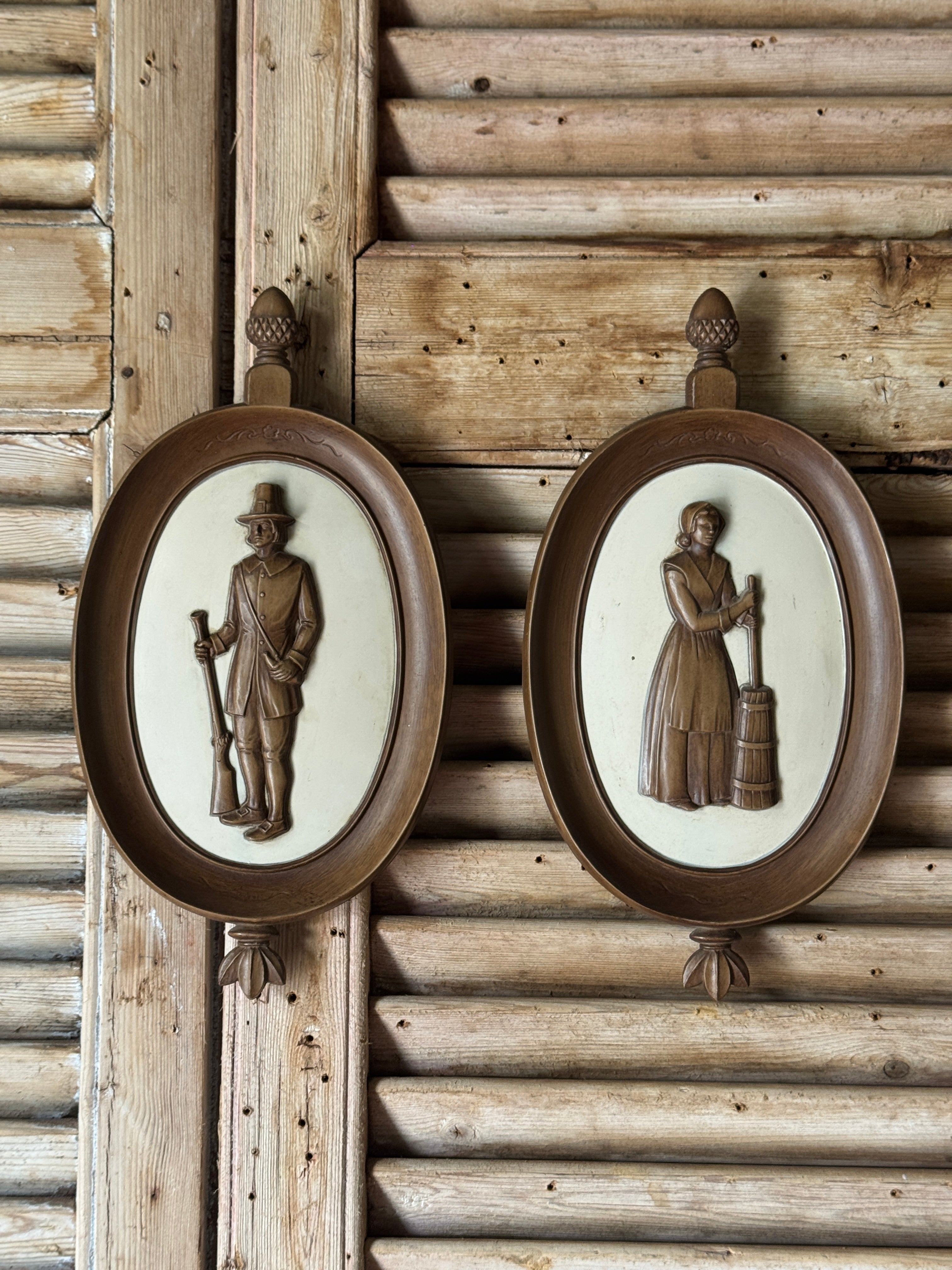 Vintage Pair of Oval Wall Plaques featuring Dutch Pilgrims