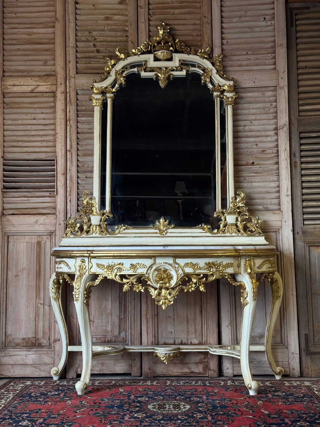 MIRRORS – Manor on George