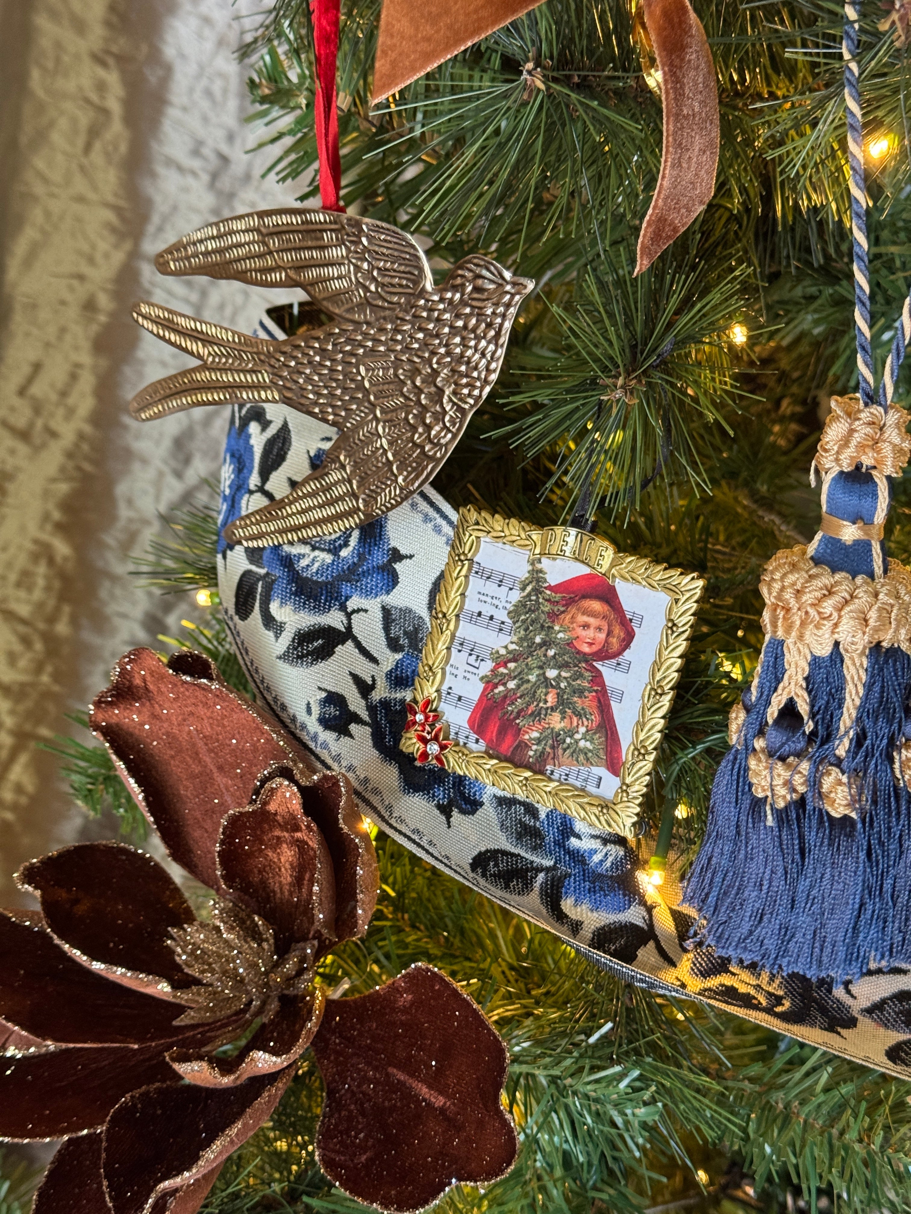 "Peace" Square Gilt Metal Photo Frame Christmas Ornament