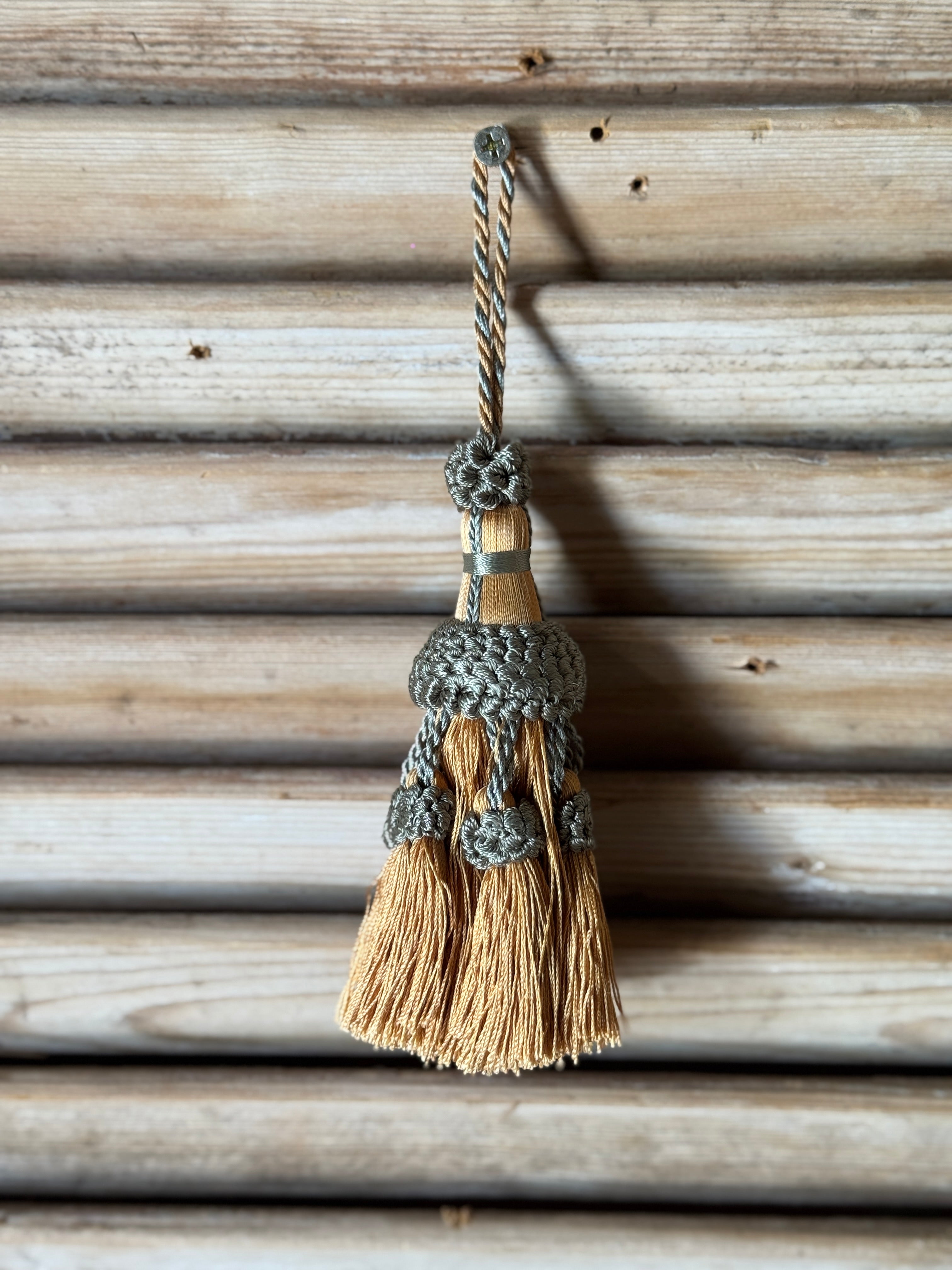 Small Tassel - 6 Colours