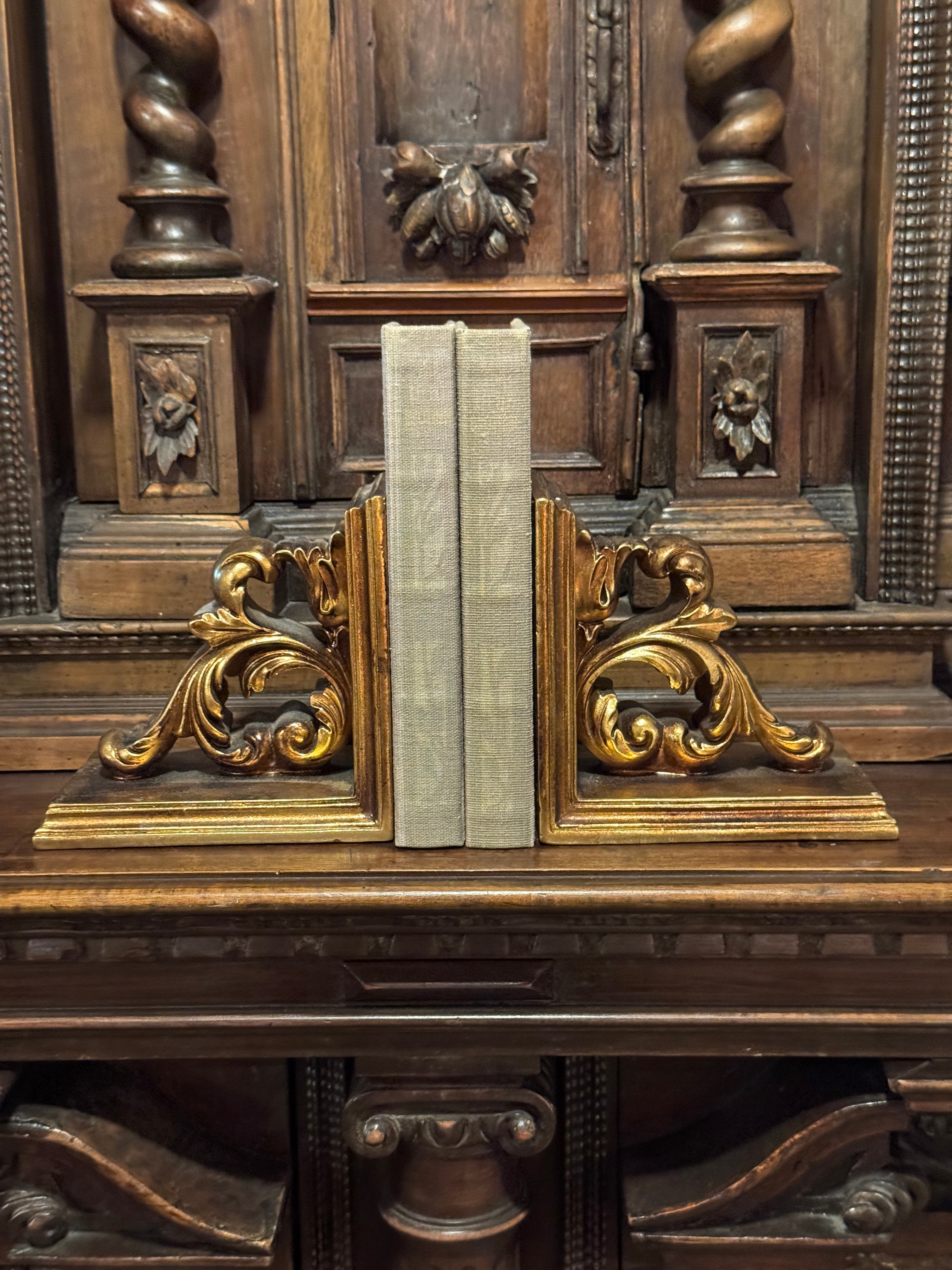 Gilt Fleur Bookends