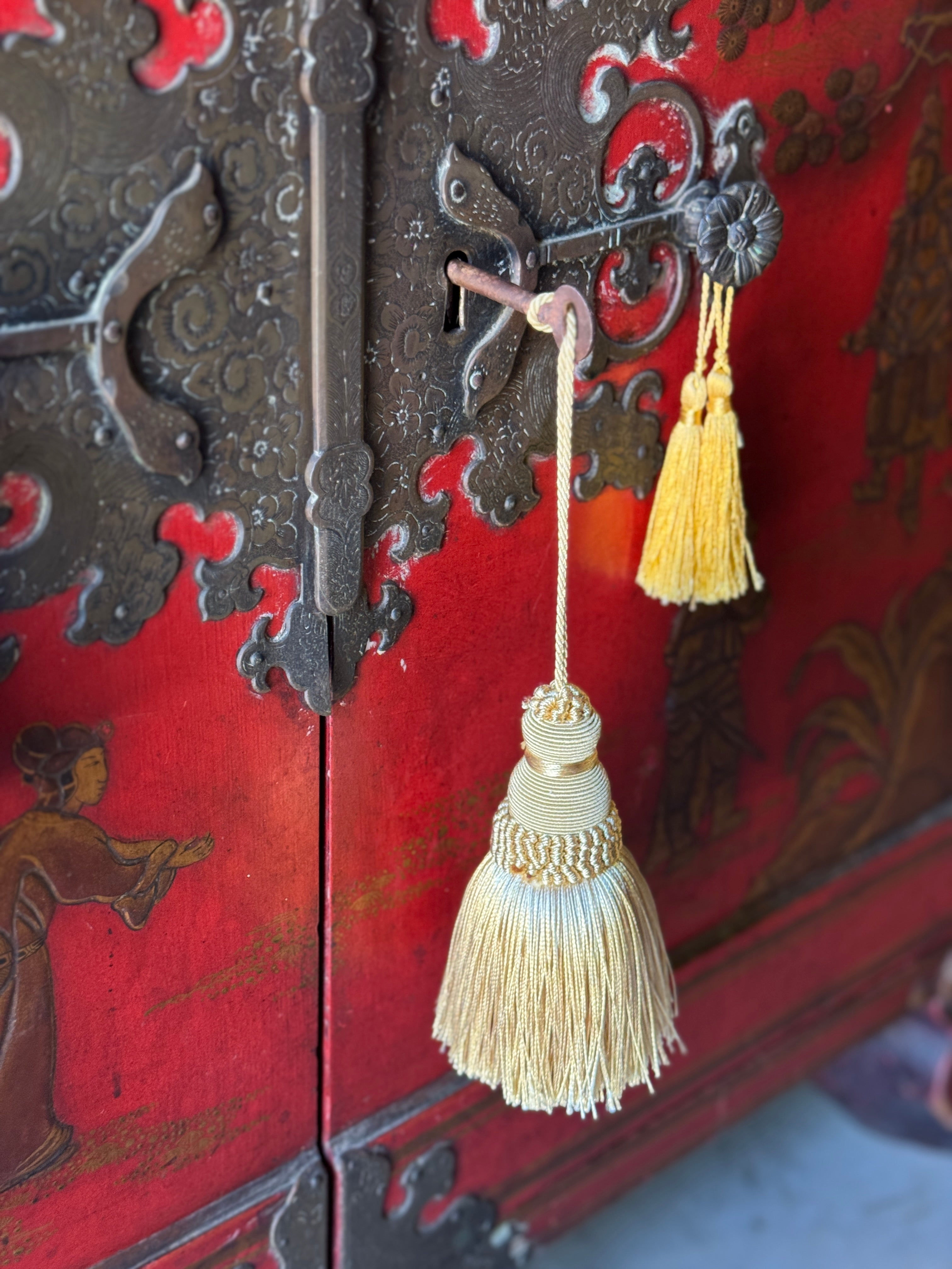 Late 19th Century English Chinoiserie Cabinet