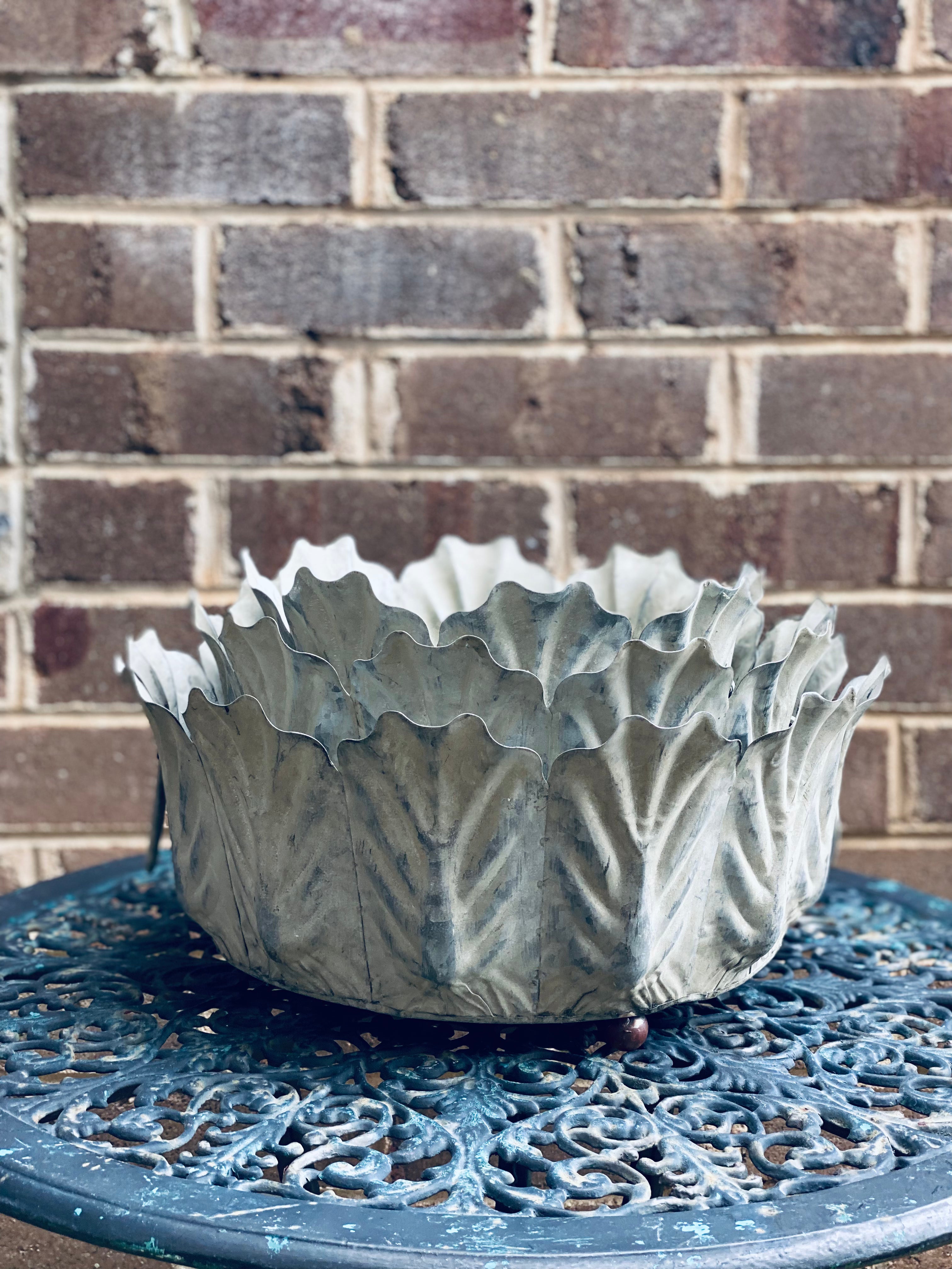 Cast Aluminium Leaf Pots